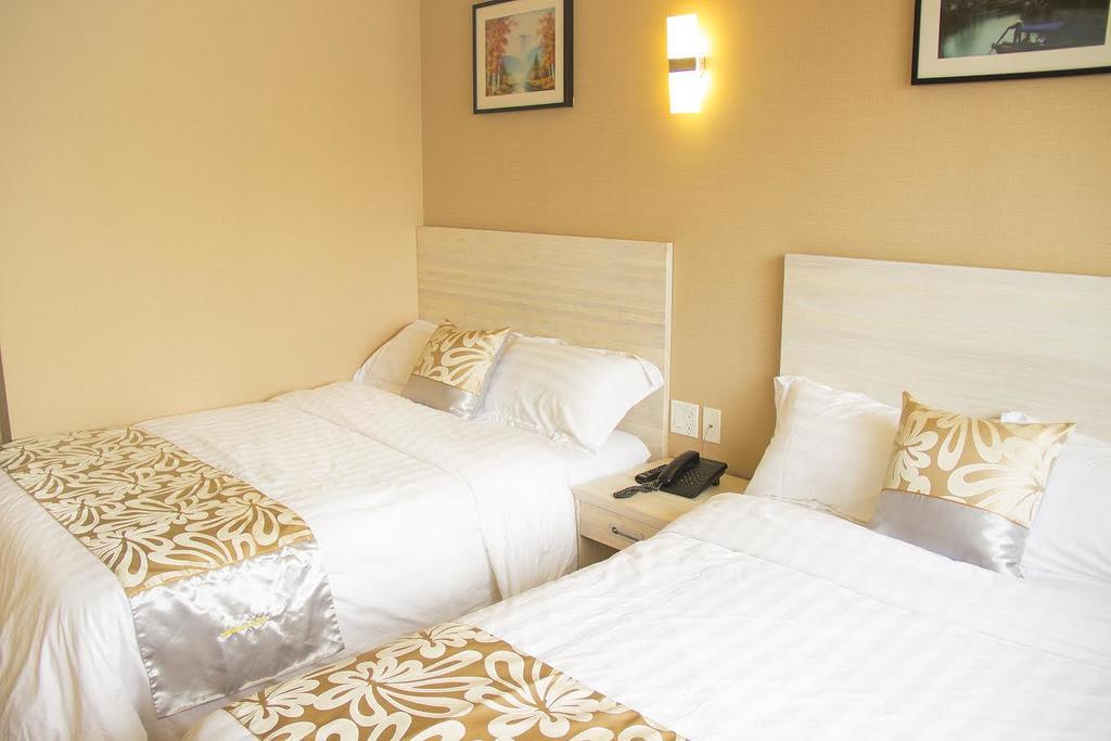 Phoenix Hotel Brooklyn Sunset Park (Adults Only) New York City Exterior photo