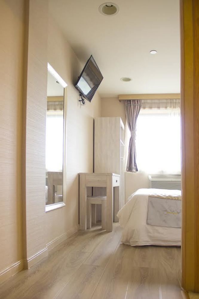 Phoenix Hotel Brooklyn Sunset Park (Adults Only) New York City Exterior photo